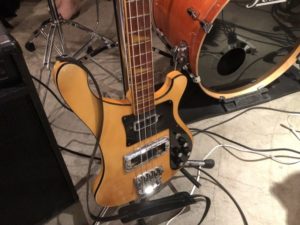 エレキベース初心者におすすめしたい練習曲