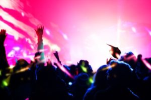 【2023年】高校生バンドが文化祭で演奏すると盛り上がる曲を紹介