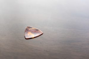ピック弾きベーシストにおすすめしたいピックの形状と太さについて