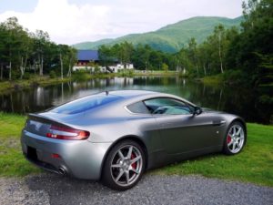 【カーランキング】ミュージシャンが欲しい憧れのかっこいい車