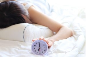 睡眠不足による健康リスクと危険性!改善のための重要なポイントと項目