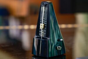 リズム感を鍛えたい人向け!メトロノームおすすめ&ベースとギター向けも紹介まとめ