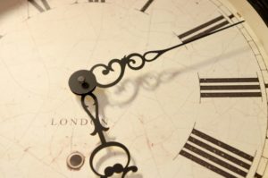 【どちらが大事？】最終的にはお金よりも時間の方が大切な理由について