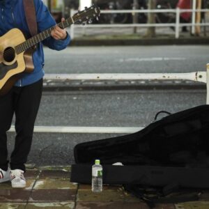 路上ライブを行うことは違法なのか？トラブルにならないための知識