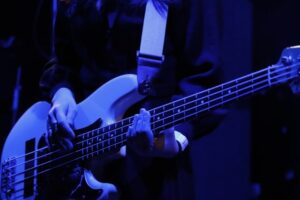 【ベース】オクターブ奏法のコツと練習におすすめの曲