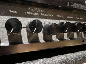 【アンプ選び】初心者におすすめのベースアンプ|選ぶポイント